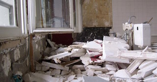 Демонтаж хрущевки в Верхней Пышме - удаление старых полов и стен по выгодной цене от 1783 рублей.