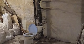 Демонтаж сантехкабины в панельном доме - цена от 1049 рублей | Сварной-Врх